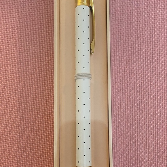 Beautiful Sugar Paper Selection: Trinket Large Tray, Note Pad and Dotted Pen. - Picture 7 of 9